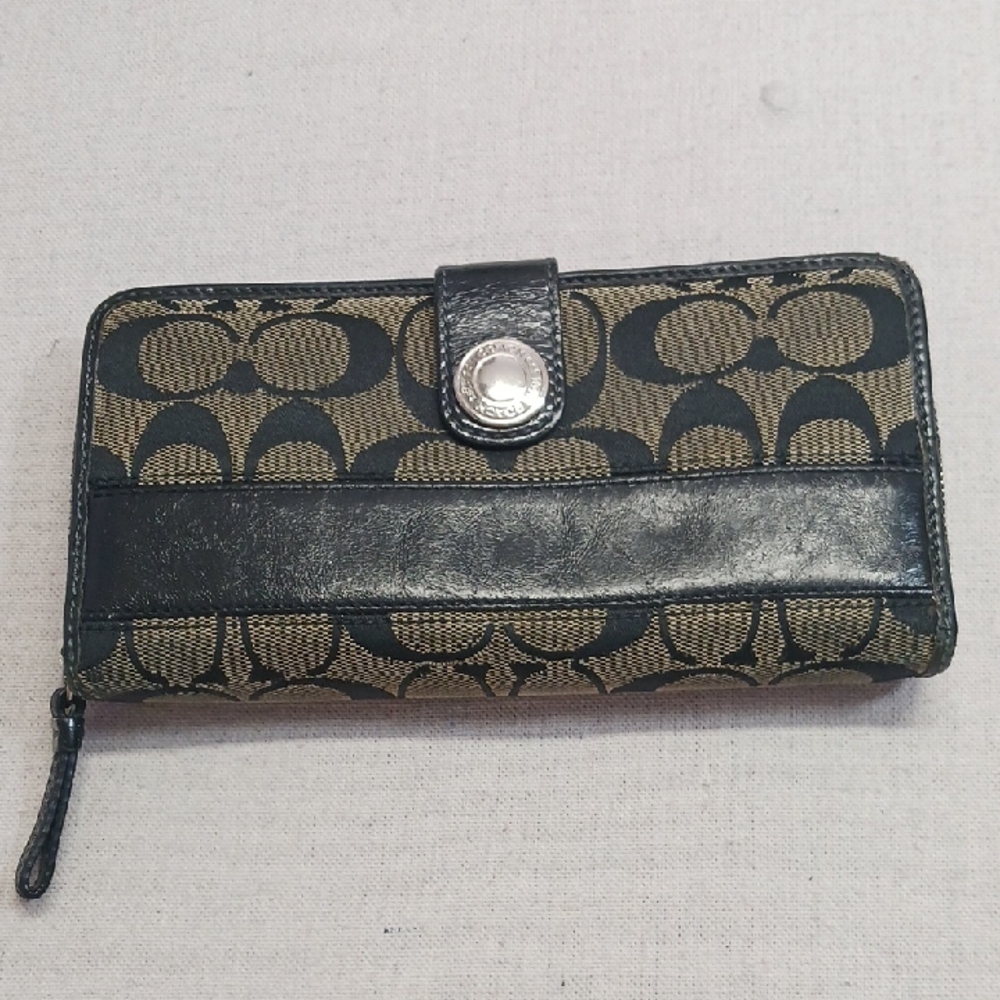 Coach Wallet Womens Signature Stripe Accordian Zip Around